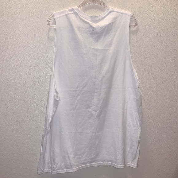 Elvis Presley white in person on stage cut off sleeveless top - Picture 4 of 5